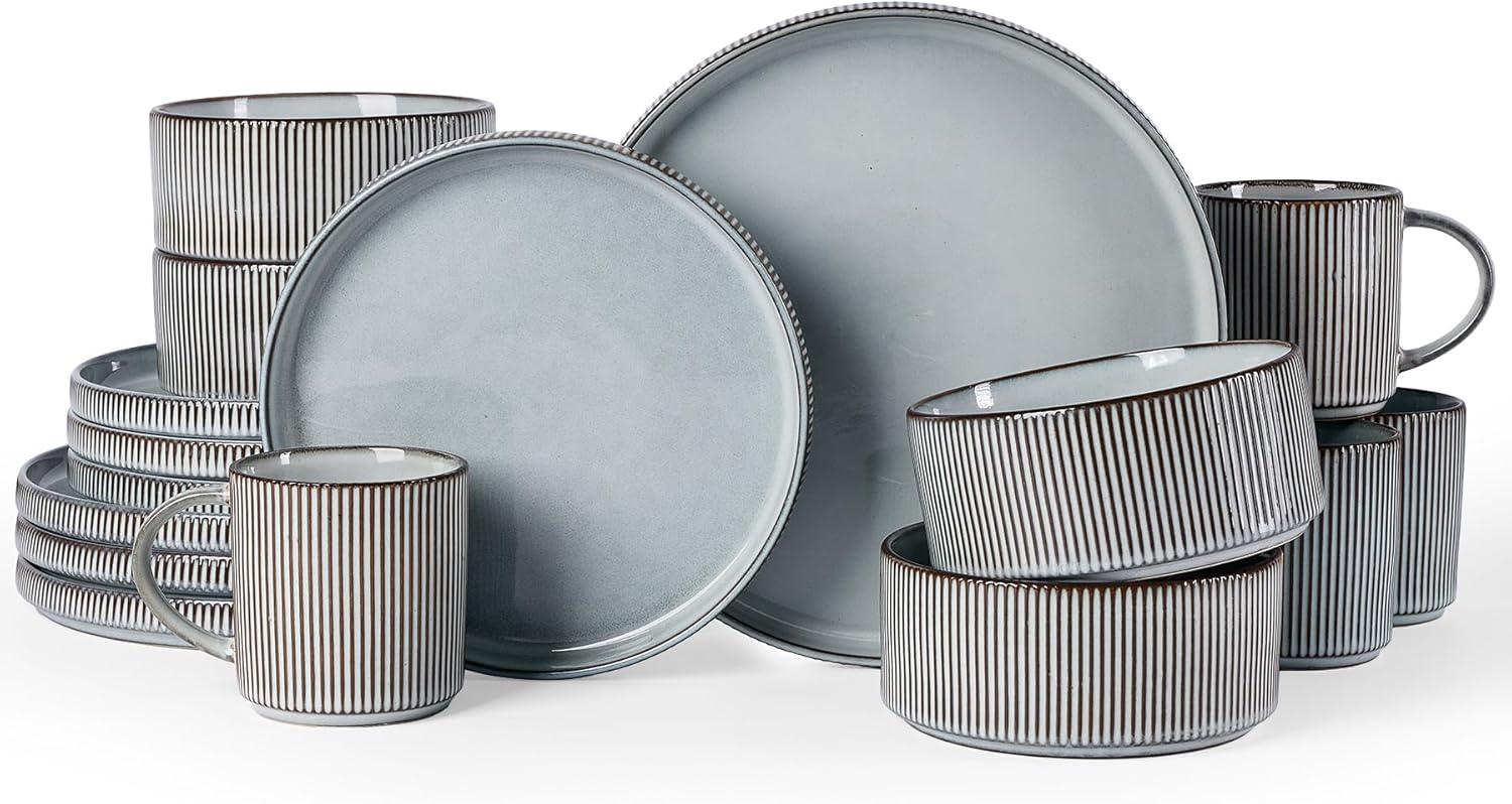 Famiware Star Dinnerware Set with Mugs, Service for 4 , Ribbed Stoneware Plates
