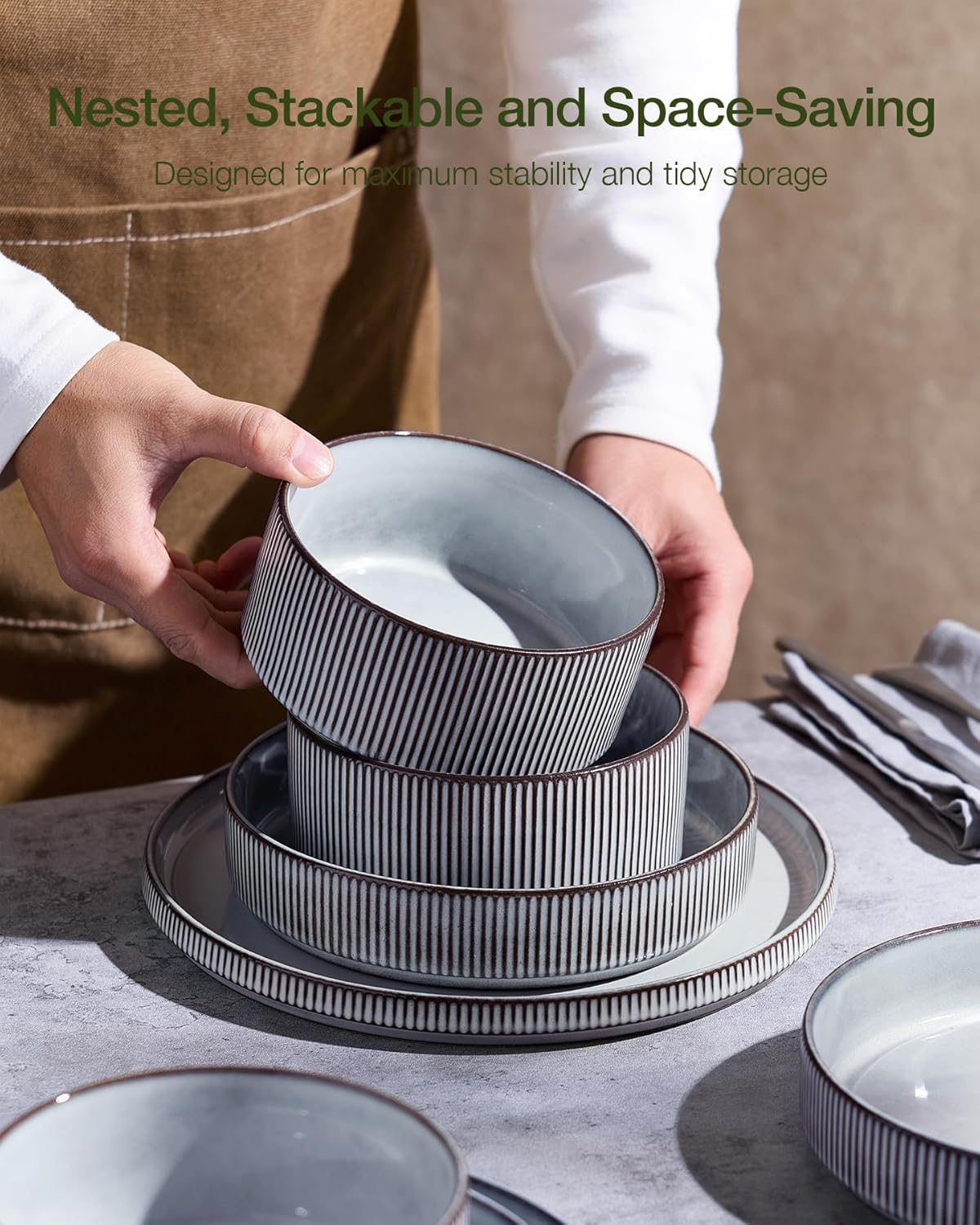 Famiware Star Dinnerware Set with Mugs, Service for 4 , Ribbed Stoneware Plates